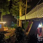 Penginapan Segitiga 2